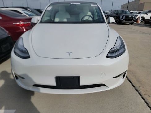 Used 2020 Tesla Model Y Long Range image 2