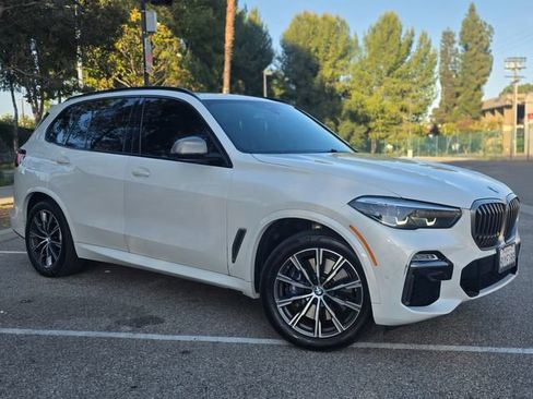 Used 2020 BMW X5 M50i w/ Parking Assistance Package AWD/4WD image 3
