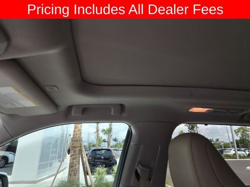 Used 2023 Toyota Highlander Platinum FWD image 11