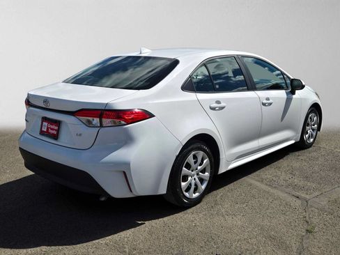 Used 2024 Toyota Corolla LE FWD image 4