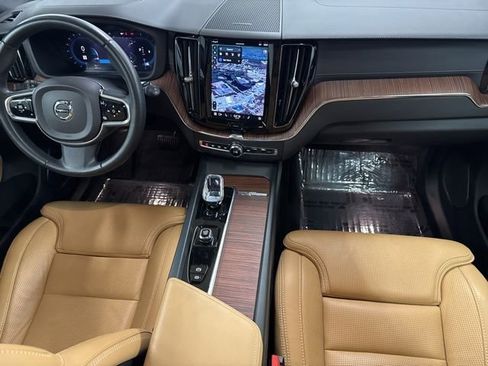 Certified 2023 Volvo XC60 B5 Ultimate w/ Protection Package Premier image 12