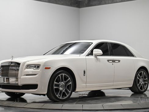 Used 2017 Rolls-Royce Ghost image 4