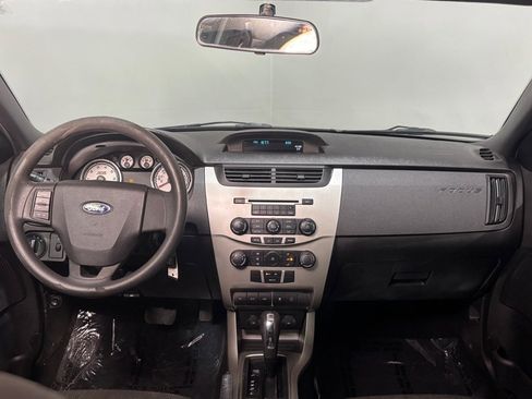 Used 2010 Ford Focus SE image 13