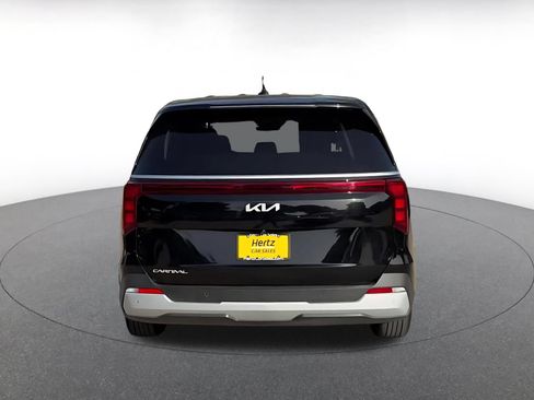 Used 2026 Kia Carnival FWD image 12