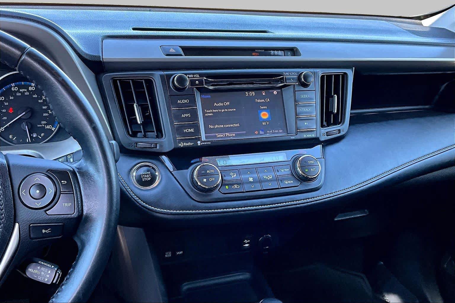 Used 2018 Toyota RAV4 XLE AWD/4WD image 6