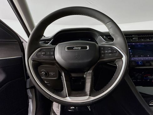 Used 2023 Jeep Grand Cherokee Limited w/ Trailer Tow Prep Group (B) image 11