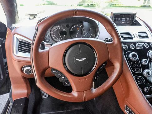Used 2015 Aston Martin Vanquish Coupe RWD image 43
