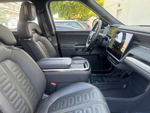 Used 2022 Rivian R1T Adventure AWD/4WD image 15