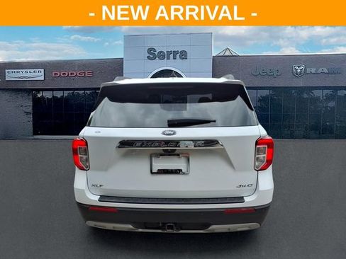 Used 2021 Ford Explorer XLT w/ Equipment Group 202A AWD/4WD image 6