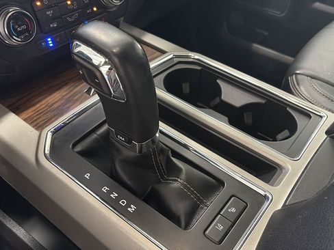 Used 2020 Ford F150 Lariat w/ Equipment Group 502A Luxury AWD/4WD image 14