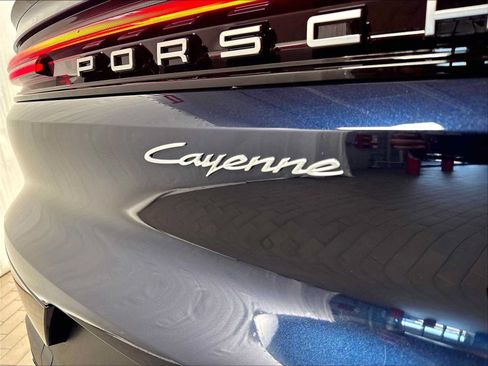 Used 2026 Porsche Cayenne Coupe AWD/4WD image 33