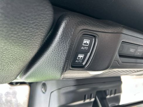 Used 2025 Jeep Wrangler Sport S image 48