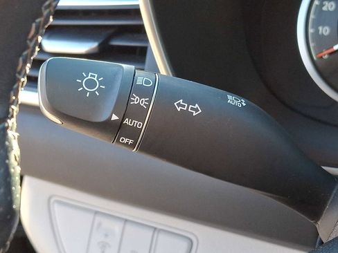 Used 2023 Genesis G70 2.0T image 20