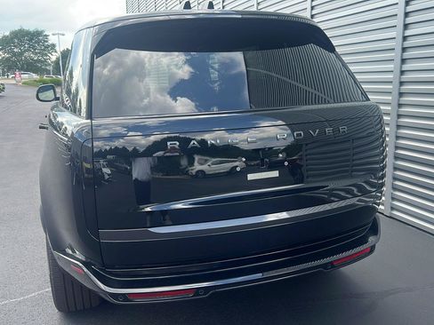 New 2026 Land Rover Range Rover Long Wheelbase SE AWD/4WD image 4