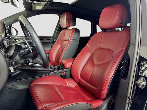 Used 2024 Porsche Macan S image 11