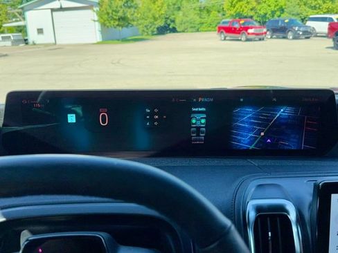 Used 2025 Ford Expedition Tremor AWD/4WD image 18