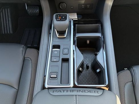 New 2026 Nissan Pathfinder SL FWD image 17