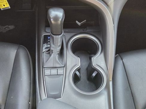 Used 2024 Toyota Camry SE image 17