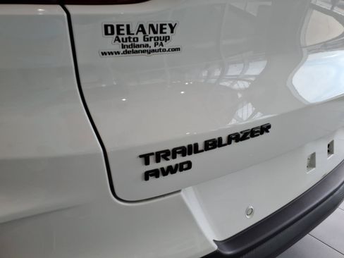 Used 2022 Chevrolet TrailBlazer RS w/ Technology Package AWD/4WD image 16