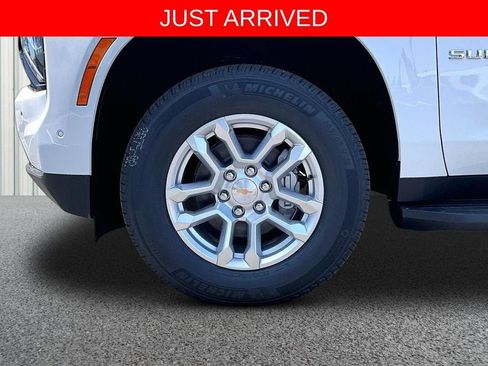 New 2026 Chevrolet Suburban LT w/ Comfort Package AWD/4WD image 10