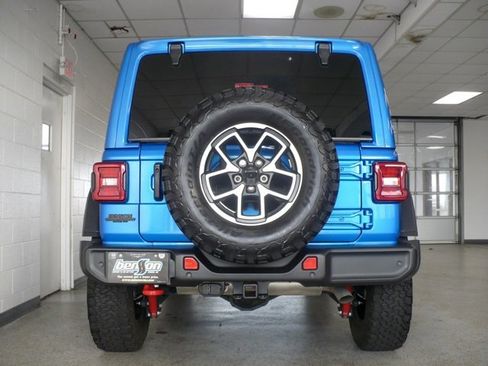 Certified 2024 Jeep Wrangler Unlimited Rubicon w/ Technology Group image 4