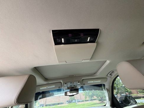 Used 2018 GMC Yukon Denali w/ Denali Ultimate Package image 21