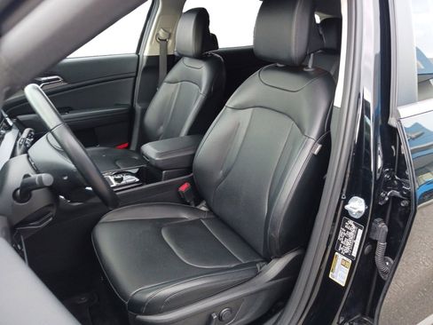 Used 2024 Kia Sportage EX image 10