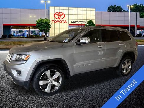 Used 2018 Jeep Grand Cherokee Laredo AWD/4WD image 1