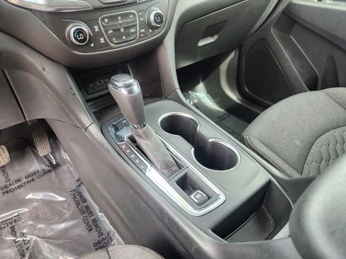 Used 2021 Chevrolet Equinox LT image 28