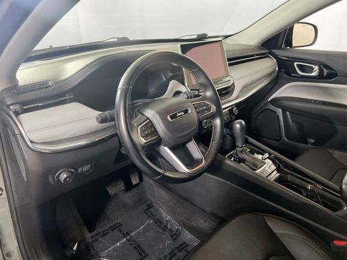 Used 2022 Jeep Compass Limited w/ Elite Group AWD/4WD image 9