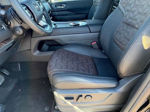 New 2025 Nissan Armada Platinum w/ Convenience Package image 17