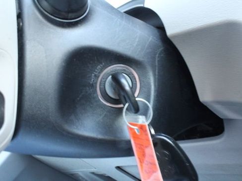 Used 2013 Toyota Sienna XLE image 15