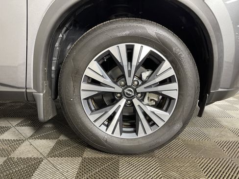 Used 2023 Nissan Rogue SV image 7