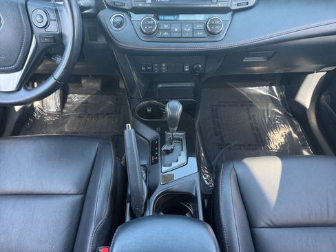 Used 2018 Toyota RAV4 SE w/ Advanced Technology Package image 11