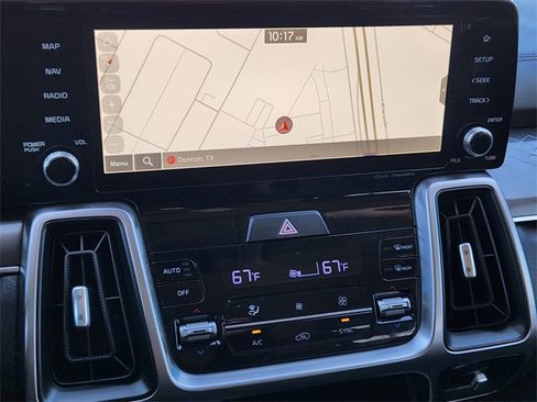 Used 2023 Kia Sorento S image 17