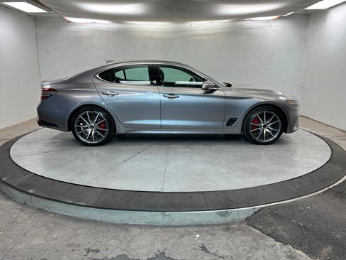 Used 2025 Genesis G70 2.5T image 7