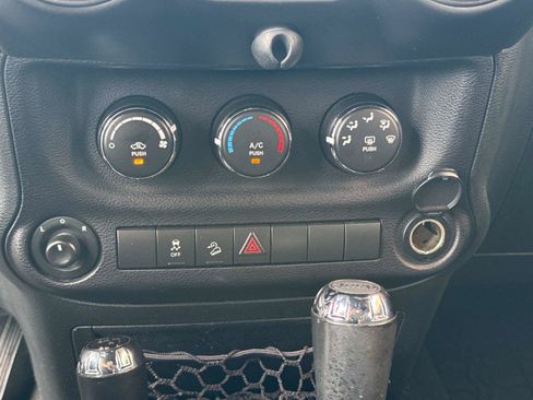 Used 2017 Jeep Wrangler Unlimited Sport w/ Quick Order Package 24S AWD/4WD image 21
