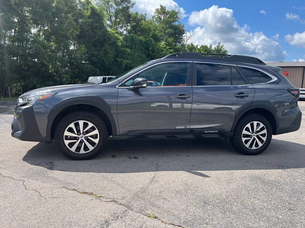 Used 2024 Subaru Outback Premium AWD/4WD image 4