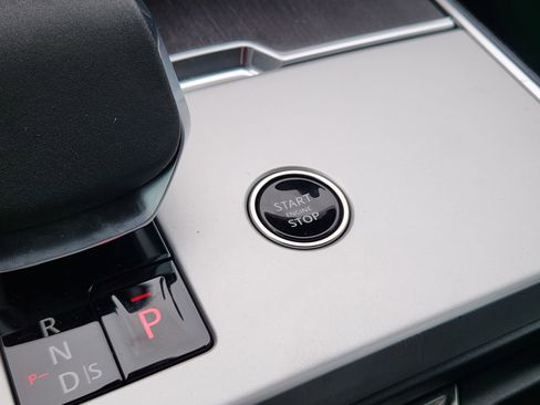 New 2026 Land Rover Range Rover Long Wheelbase SE image 20