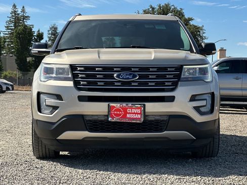 Used 2017 Ford Explorer XLT FWD image 11