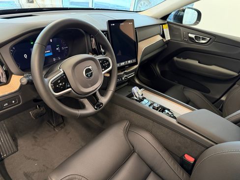 New 2026 Volvo XC60 T8 Ultra w/ Protection Package Premier image 13