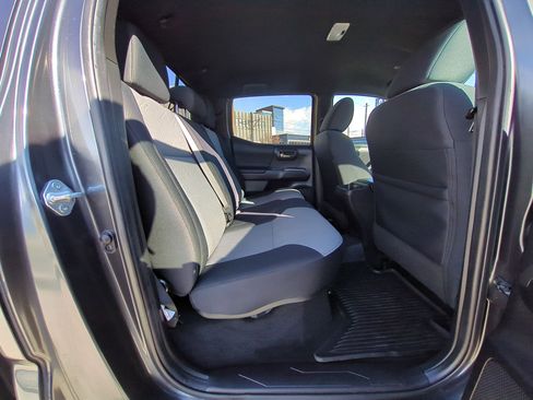 Used 2023 Toyota Tacoma TRD Off-Road image 32