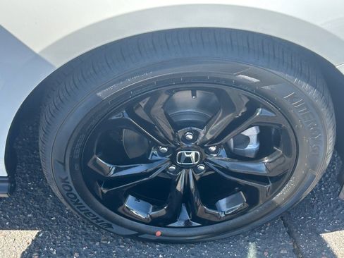 Used 2025 Honda Accord SE image 9