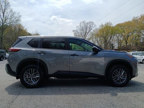 Used 2023 Nissan Rogue S image 5