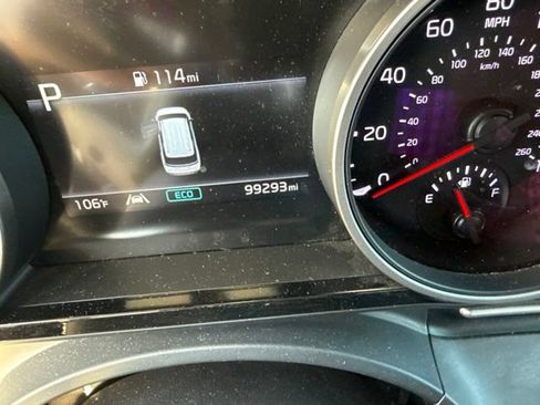 Used 2022 Kia Carnival SX FWD image 2