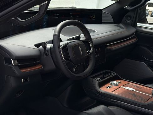 New 2026 Lincoln Navigator L Black Label image 16