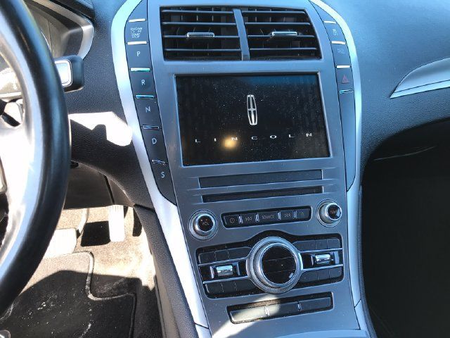 Used 2018 Lincoln MKZ Premiere FWD image 31