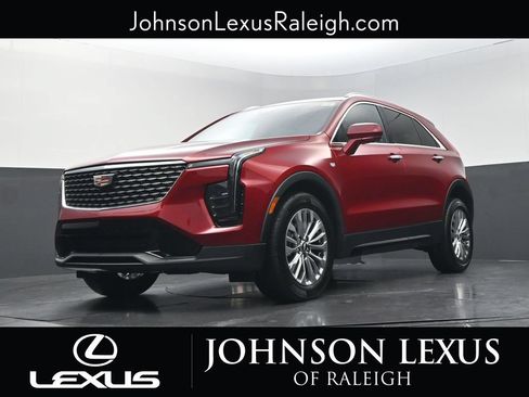 Used 2025 Cadillac XT4 Premium Luxury FWD image 16