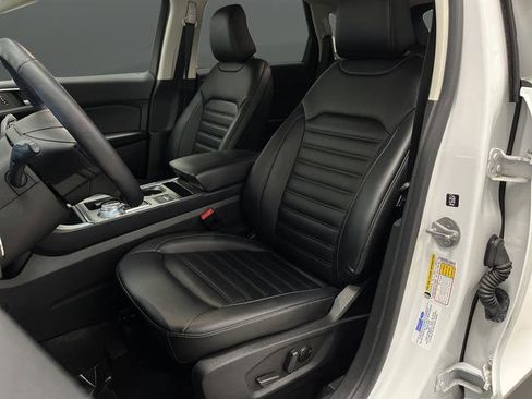 Used 2022 Ford Edge SEL w/ Convenience Package image 4