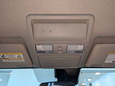 Used 2025 Nissan Frontier SV w/ SV Convenience Package image 28